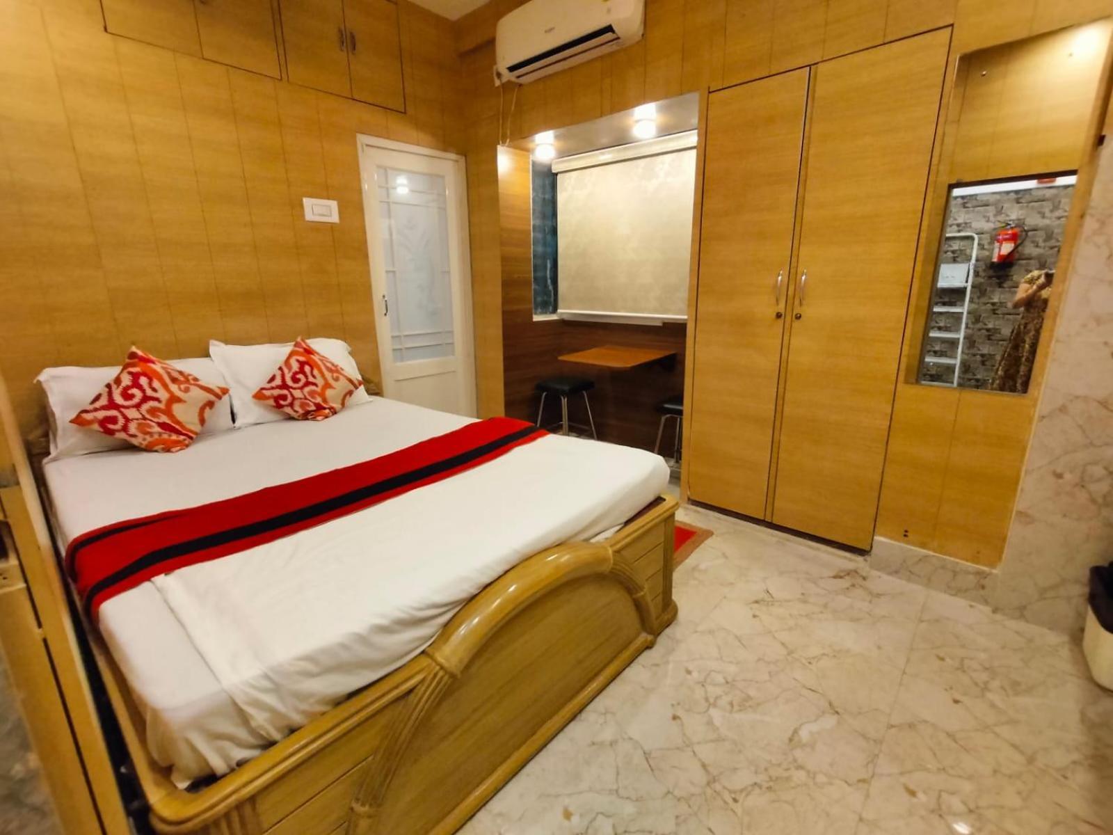 Bed and breakfast Kollolini Calcutta Extérieur photo