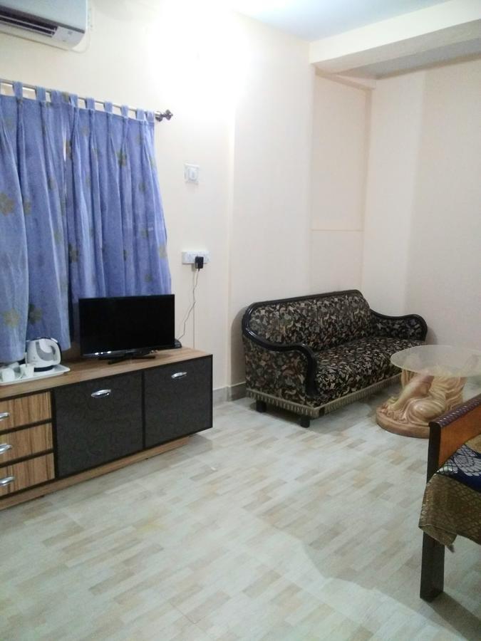 Bed and breakfast Kollolini Calcutta Extérieur photo