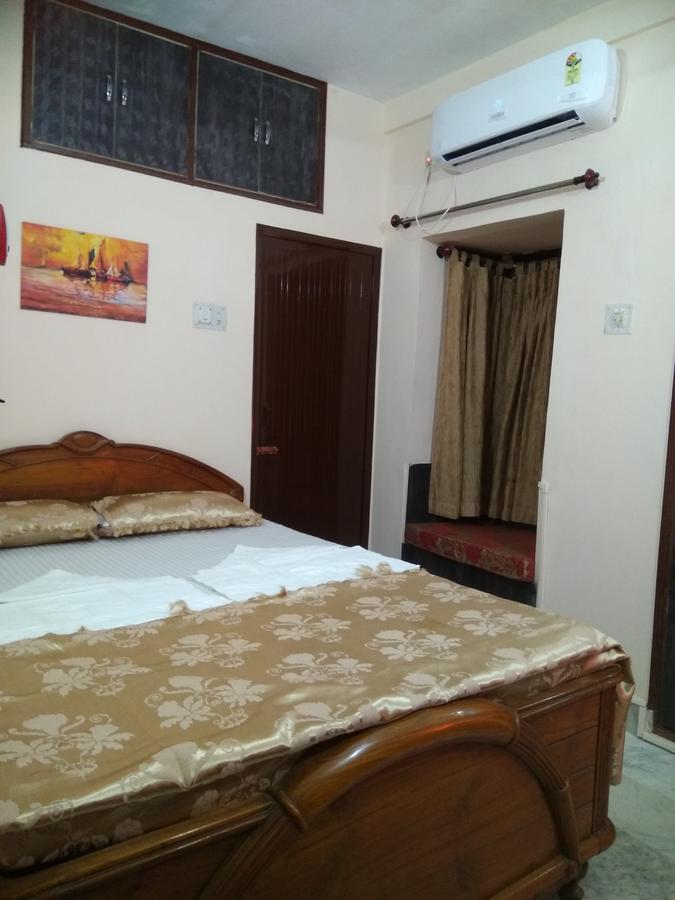 Bed and breakfast Kollolini Calcutta Extérieur photo