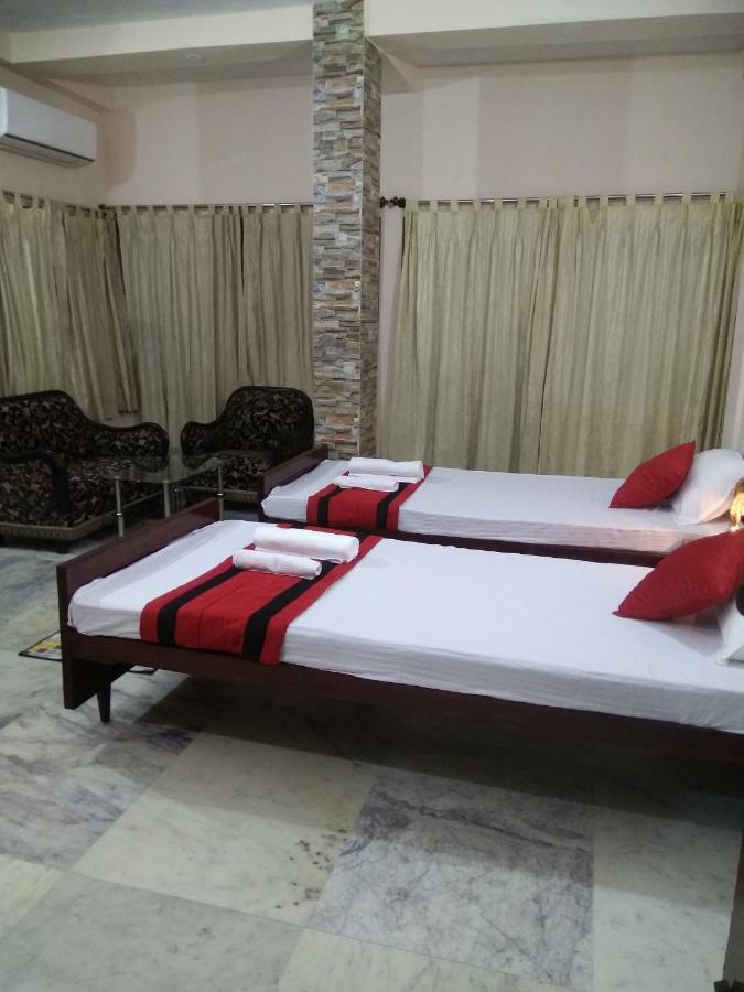 Bed and breakfast Kollolini Calcutta Extérieur photo